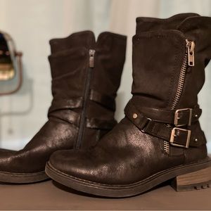 Black moto boots